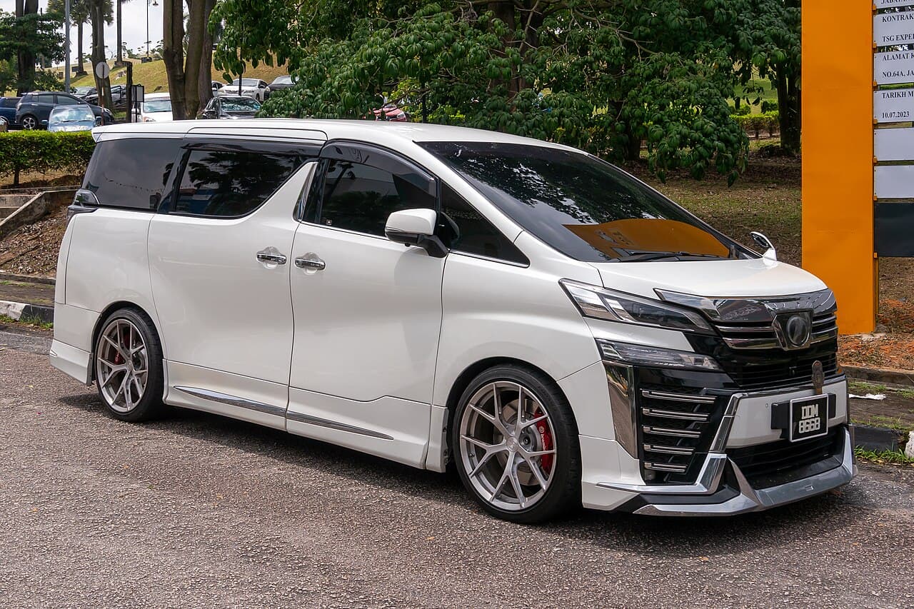 Customer delivery: Vellfire ZG · Penang